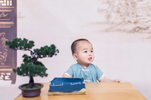 新泰八个月宝宝可以吃盐吗